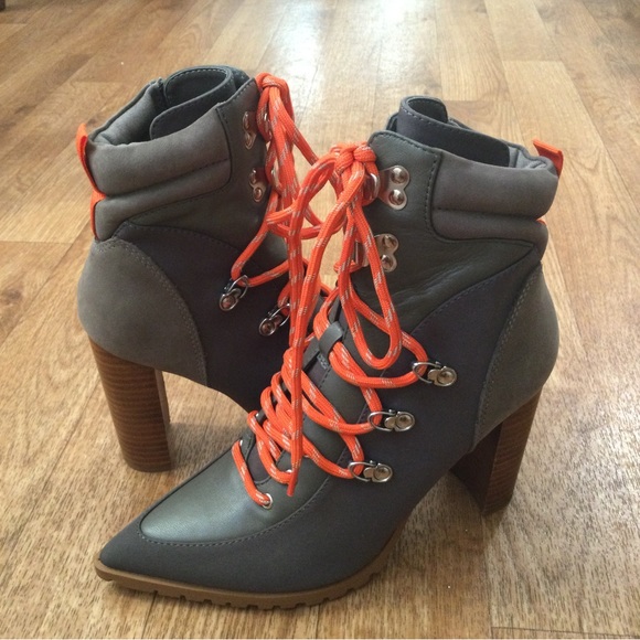 Steve Madden Karey Leather Heel Bootie NIB - Picture 6 of 10